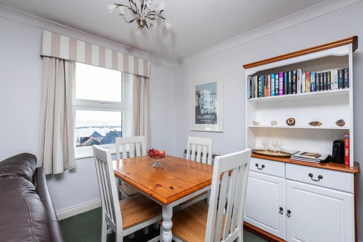 Fabulous High Street Townhouse With Stunning Views & Parking At 'Eagles Nest' Villa Фалмът Екстериор снимка