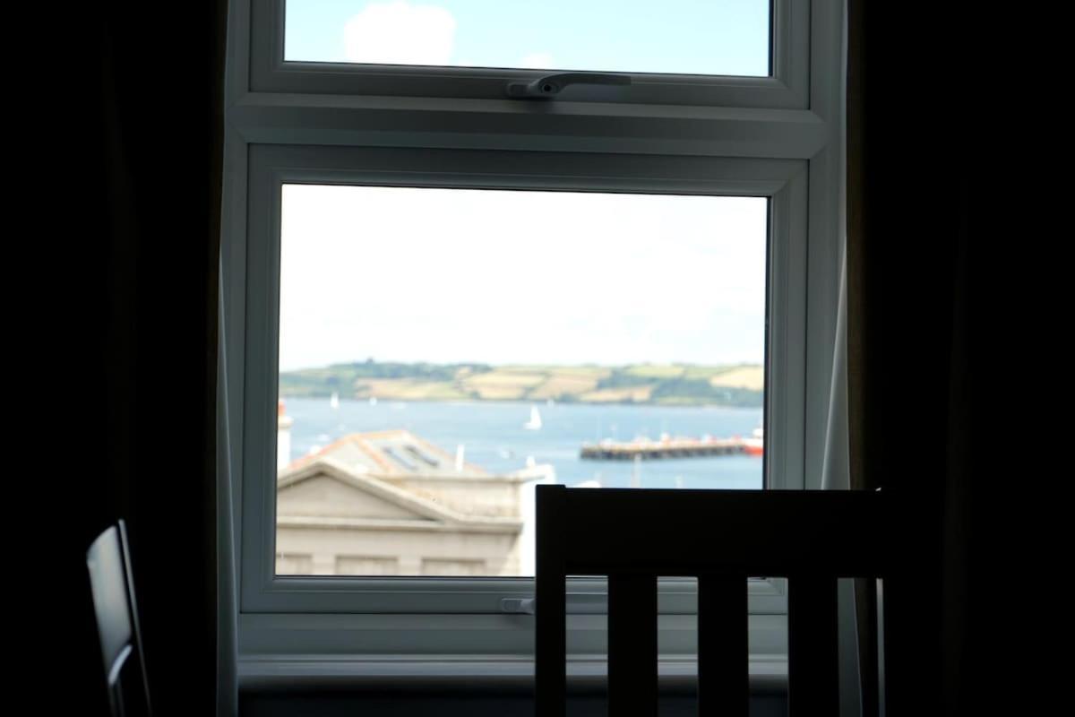 Fabulous High Street Townhouse With Stunning Views & Parking At 'Eagles Nest' Villa Фалмът Екстериор снимка