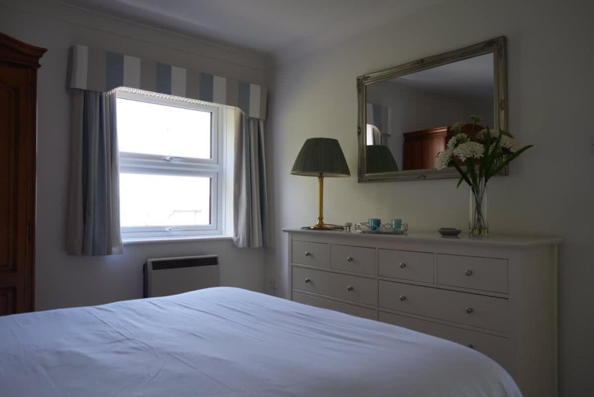Fabulous High Street Townhouse With Stunning Views & Parking At 'Eagles Nest' Villa Фалмът Екстериор снимка